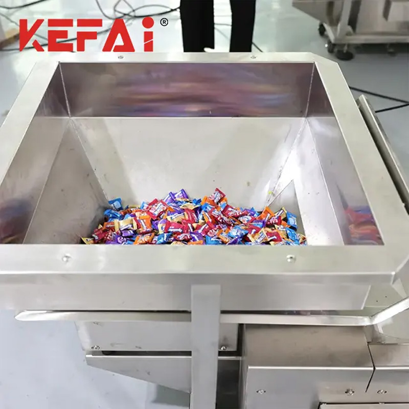 Détail de la machine d'emballage de bonbons KEFAI 2